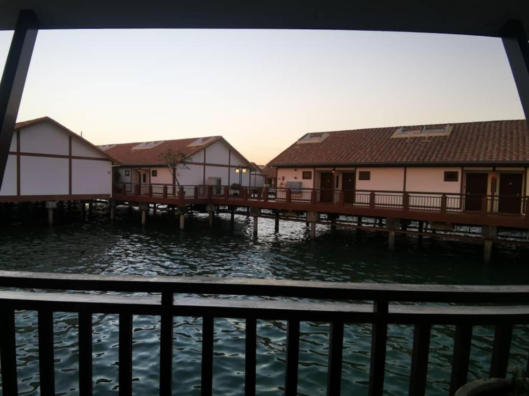Water Chalet Port Dickson- Private Exterior photo